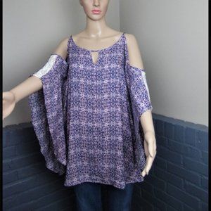 Como Black Off the Shoulder Tunic Top